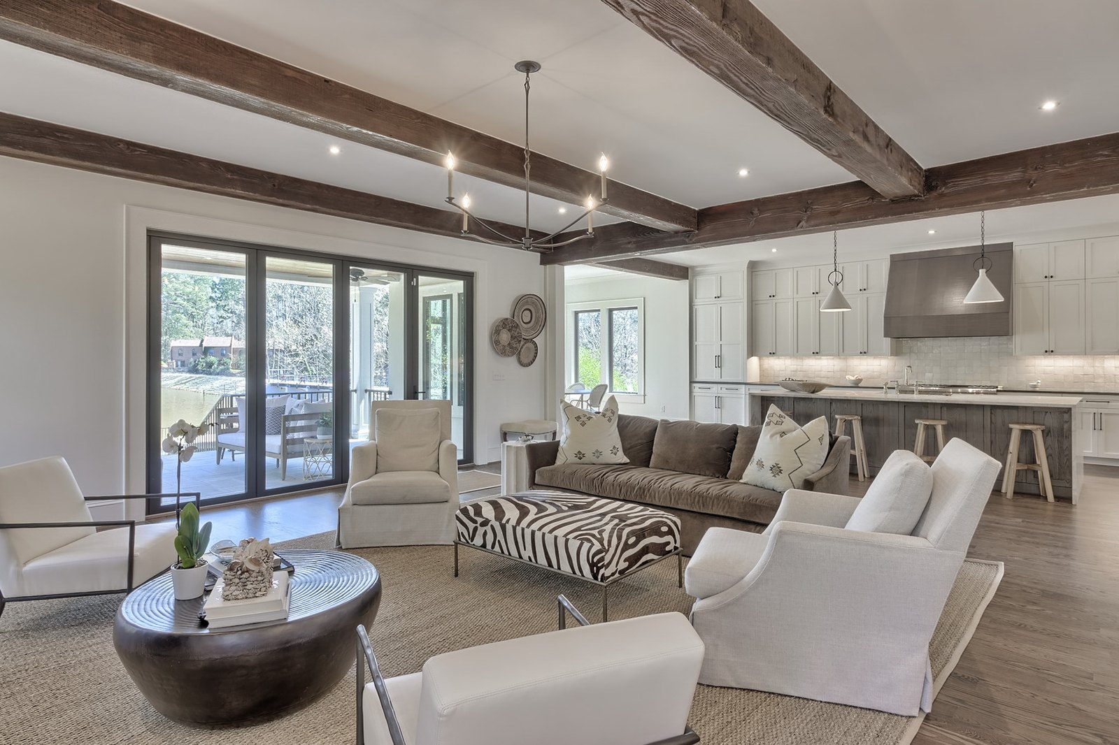 Forest Lake, the living room under the beams